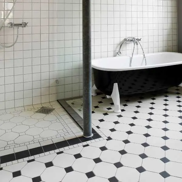 White and black tiles bathroom