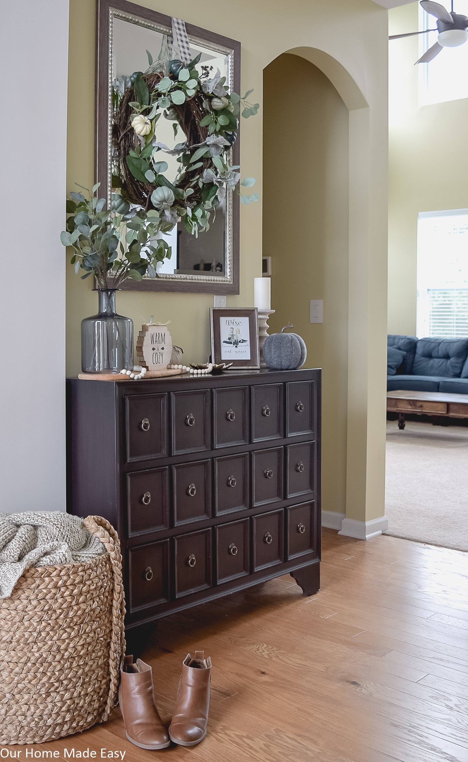 15 Small Entryway Decor Ideas for a Chic First Impression