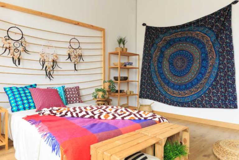 Boho bedroom decor ideas featured image.